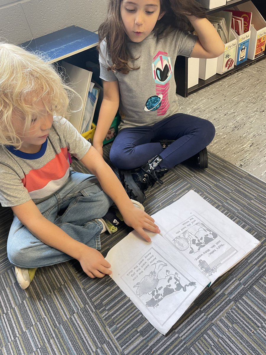 Look at these powerful partners using all they know to read old favorites!! We seesaw read, share “wow! pages,” reread to learn more, and share “I think…” statements! 📚 #TroyUnion