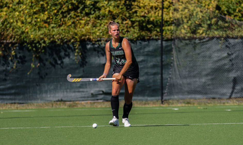 NECsports's tweet photo. 🏑𝙃𝙊𝙏 𝙎𝙏𝘼𝙍𝙏

@WagnerCollegeFH is in first place in the NEC field hockey standings and is off to a 3-0 start in league play for the first time in program history.🔥

#NECFH | @WagnerAthletics https://t.co/a0E9WFKRXa