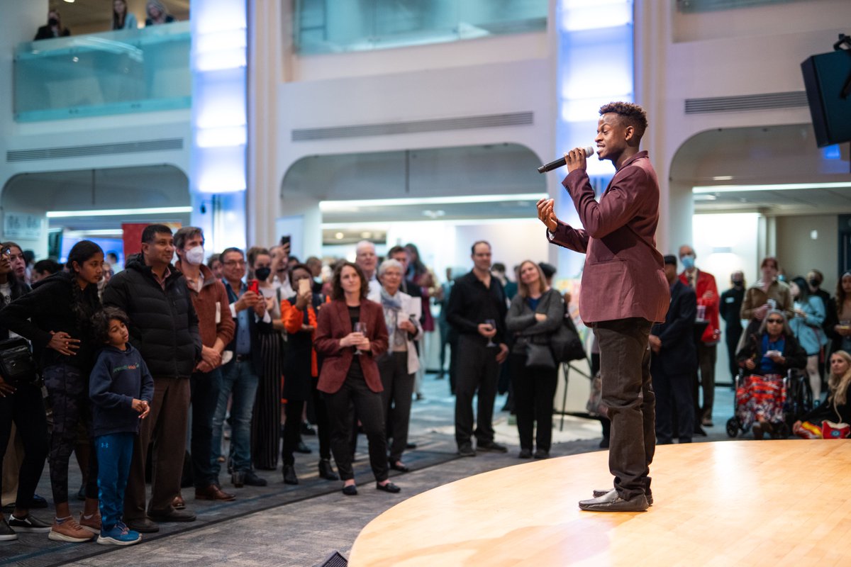 BIRDcreatives's tweet photo. On October 6, the 19th LaFontaine–Baldwin Lecture arrived at the Jack Singer Concert Hall!
Championing the community and local artists has always been our driving motivator, and it was an honour to take part in this year’s event!
📸 Institute for Canadian Citizenship/Kelly Hofer https://t.co/Bj9j0xyHRa