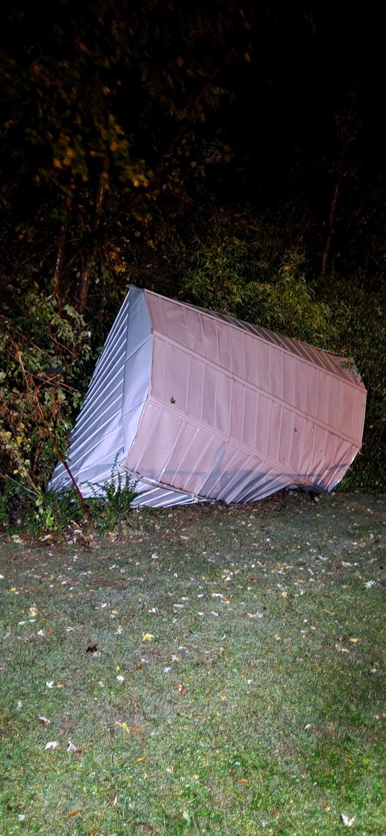 TheMrKeith's tweet photo. @DanielleBreezy my mother-in-law’s shed is now in the trees. Near Coffee Co. Fairgrounds in Manchester. https://t.co/dXDu0GKtXb