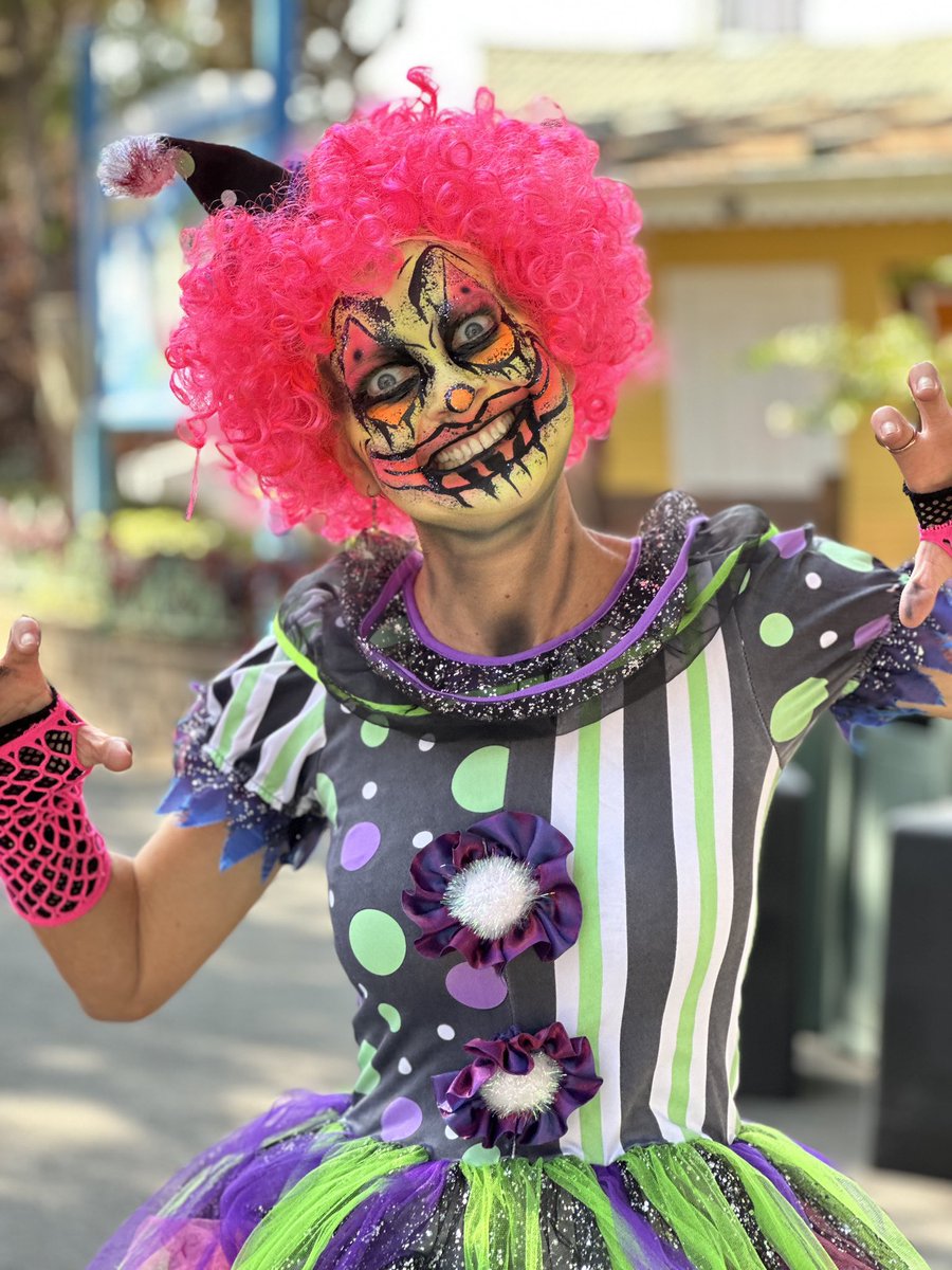 Coming up at 5:45pm on @FOXLA “Sparkles the Clown” brings you Riverside’s Halloween “Castle Dark” 👻🎃🧙‍♀️ #fox11news