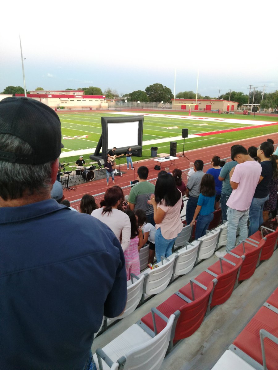 coachjtrojans's tweet photo. Blessed to be part of Fields of Faith tonight at Jourdanton stadium. https://t.co/hNrWIXnLQk