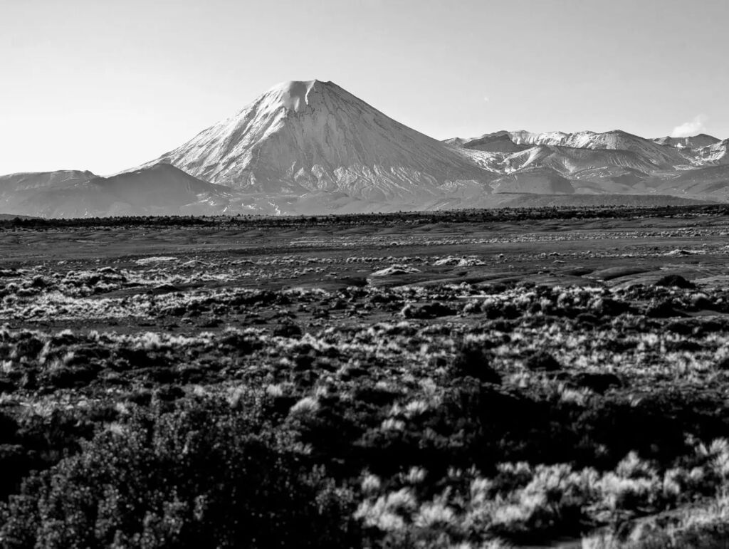 Ngāuruhoe
•
#photographylovers #photography #photooftheday #photographers #photo #pixel6pro #blackandwhite #mountains #mountain #volcano #newzealand #aotearoa #desert #snow instagr.am/p/CjodQikvINg/