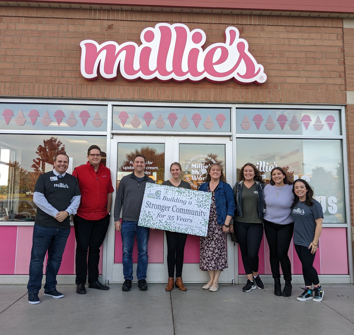 BakerLeadership's tweet photo. HUGE @NHCOhelps turnout tonight to check out the NHCO Kitchen Cupboard Flavor at Millie's in Wexford! Thanks @NikCara for being a wonderful partner &amp; for having me as a guest scooper for 3 hours of fun! 🍦 🍨 @rjtpitt @nlocklin @steeltowngirl https://t.co/3b62StWfwE