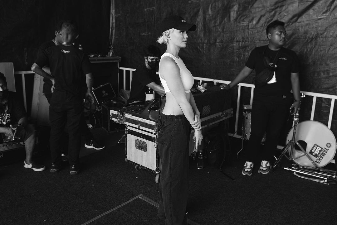 twfbig's tweet photo. Minding my business while counting my blessings.
- AGNEZ MO
@agnezmo ๐ฅ
#MOODalways #AgnezMo https://t.co/styZXpfSw1