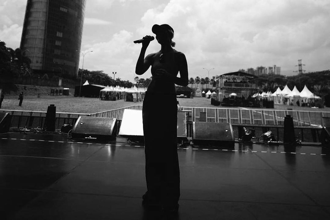 twfbig's tweet photo. Minding my business while counting my blessings.
- AGNEZ MO
@agnezmo ๐ฅ
#MOODalways #AgnezMo https://t.co/styZXpfSw1