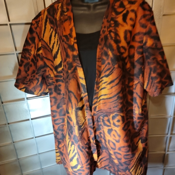 queenwillstar's tweet photo. So good I had to share! Check out all the items I'm loving on @Poshmarkapp from @Lrich0046Rich #poshmark #fashion #style #shopmycloset #gucci #handcrafted: https://t.co/u0ZCuXzk16 https://t.co/RPibZ0sy2w