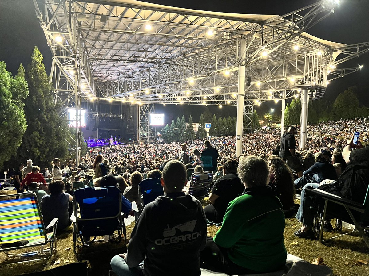 Awaiting a Wednesday evening with the incomparable <a href="/StevieNicks/">Stevie Nicks</a> ❤️