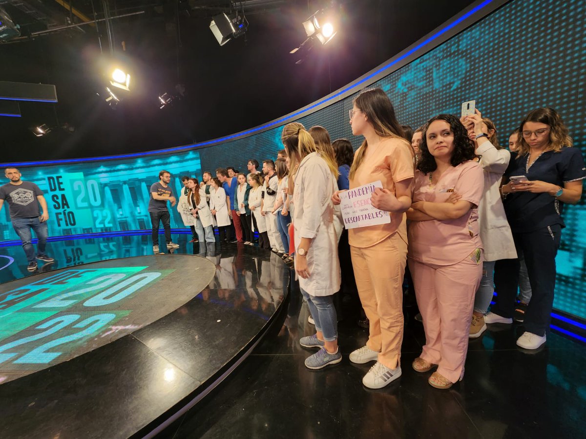 NECESITAMOS RESPUESTAS URGENTE! AHORA EN C5N RESIDENTES Y CONCURRENTES DE PIE POR LA SALUD PUBLICA
#HospitalesPorteñosEnTerapia