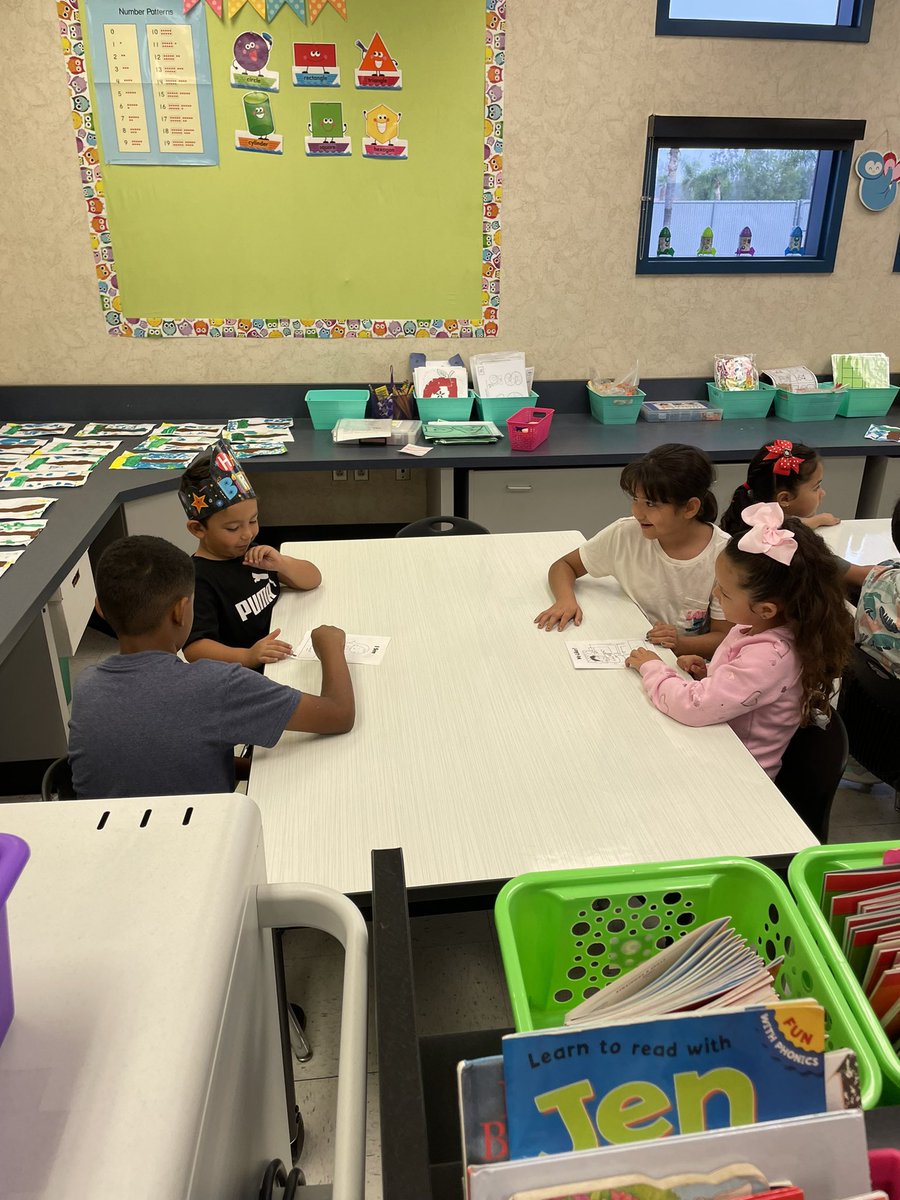 S’s got to work with their kinder buddies today.  Thanks Mrs. Rosado! <a href="/Columbia_VVUSD/">Columbia Elementary</a> <a href="/MrsValcarcel/">Mrs. Valcarcel</a> <a href="/pparson28/">Patti</a> <a href="/pharding2/">Phil Harding</a>