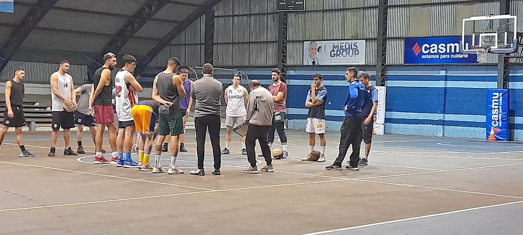 ReductoClub's tweet photo. Se mueve el Celeste del Manicomio🙃 a las órdenes del DT Juanicó y @pablo_g68 pensando en la #DTA2022

#DaleLoco😵‍💫 https://t.co/Dg5cz24B0O