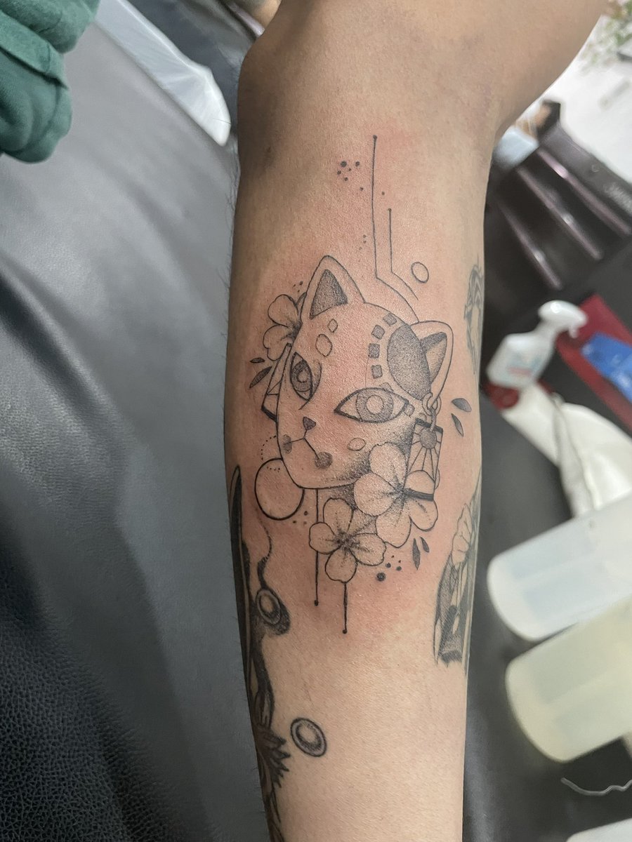 Today I added two more tattoos onto my forearm full sleeve: Kitsune mask, and princess Mononoke.

<a href="/Doomia_/">Doomia</a> did such a fantastic, and flawless job doing them.
