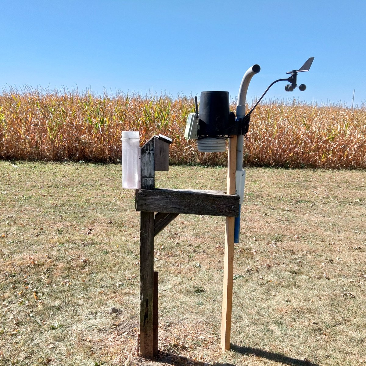 Upgraded my CoCoRaHs station setup by adding a Davis Vantage Pro rain bucket, anemometer and Temp sensor.
