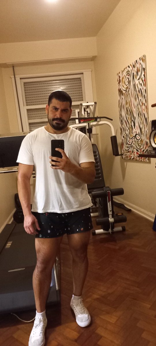 BomfimRJ's tweet photo. Pago com Moderação pq hj é  feriado. Kkkkkk... https://t.co/hfOPJxRJYo