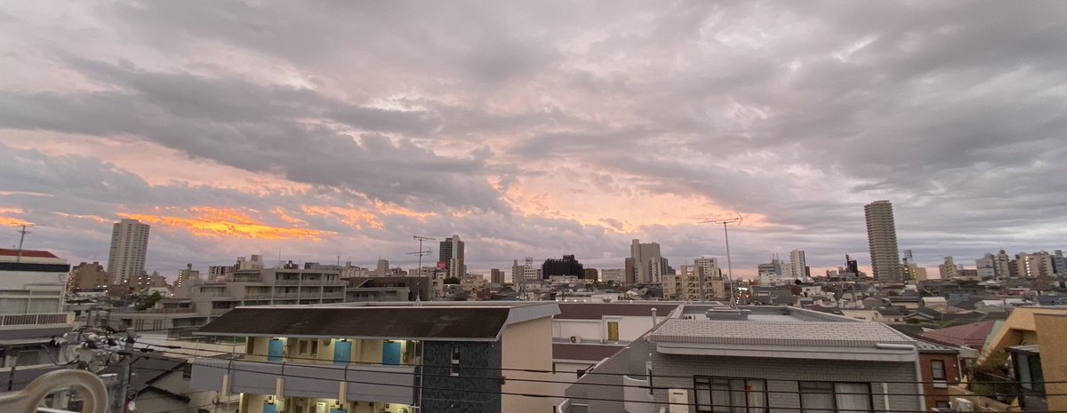 Molly_Chie's tweet photo. 今は5時台って真っ暗なんだなあ
日の出に出会える時期になってきた https://t.co/7FcIKYPXnq