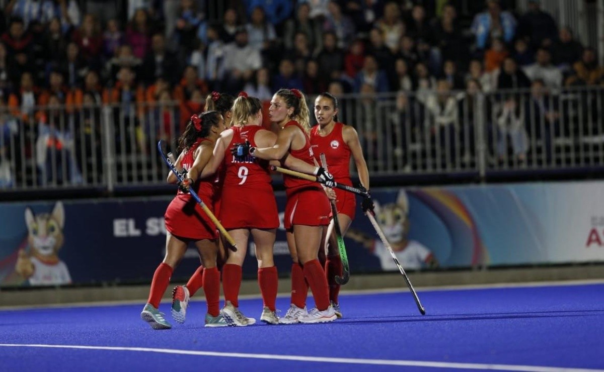 redgol's tweet photo. ¡Gigantes! Las Diablas vencen en penales a Argentina y ganan medalla de oro en los Odesur 2022 https://t.co/o81QPCEzIL https://t.co/kGFyOBeebD