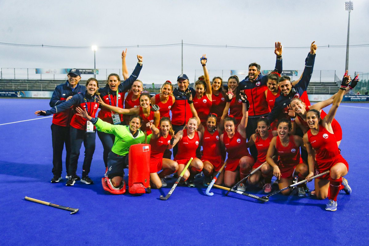 santiago2023's tweet photo. 👏🏽👏🏽👏🏽👏🏽🇨🇱🇨🇱🇨🇱¡¡¡CAMPEONAS CAMPEONAS OE OE OEEEEE!!! 🎶🎶🎶🇨🇱🇨🇱🇨🇱🎉🎉🎉🎉🏆���🏆🏆

¡Las diablas son de oro en Paraguay! 🇵🇾 

¡Las diablas son de oro en Paraguay! 🇵🇾

Y por si no quedó claro… ¡¡LAS DIABLAS SON DE ORO EN PARAGUAY TRAS VENCER A ARGENTINA!! 🇨🇱🇨🇱👏🏽👏🏽1️⃣1️⃣🥇🥇🏆 https://t.co/9Pt6G6WAgo