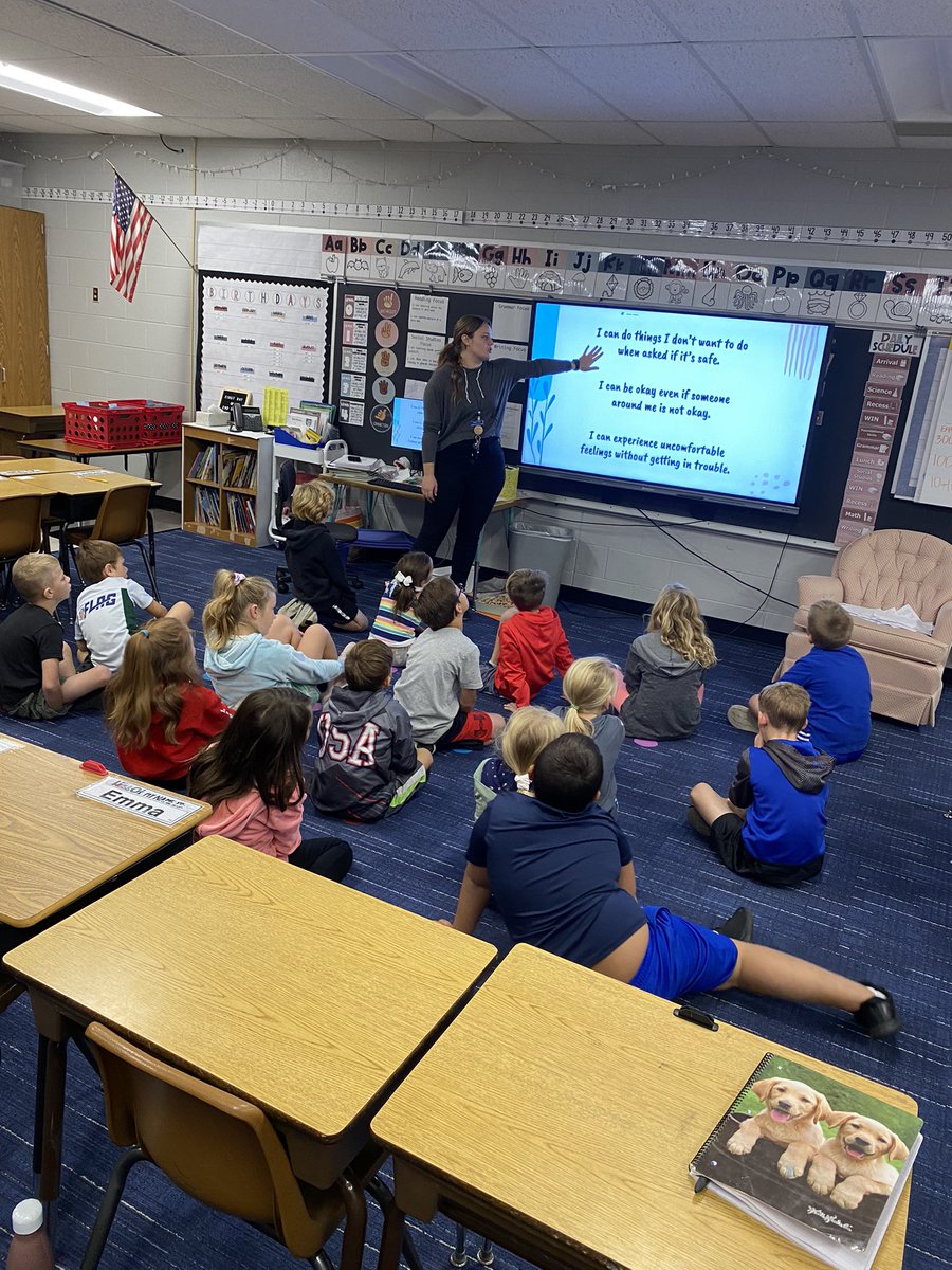 ClearwaterEW's tweet photo. Ms. Roth’s class starts their day with morning meeting. Sharing good things creates connections and establishes a positive classroom culture. The class also reviews their daily goals to set themselves up for success! #WeAre264 #OneTeamOneFamilyOneDistrict https://t.co/fcBUn82g2u