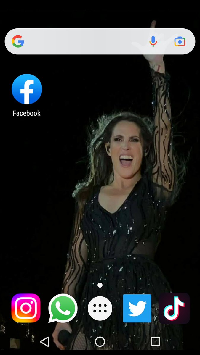 LiaCabello1's tweet photo. @warnermusiclat A la jefa @_MaluOficial_ Malú 🤟 https://t.co/lxms6NUseK