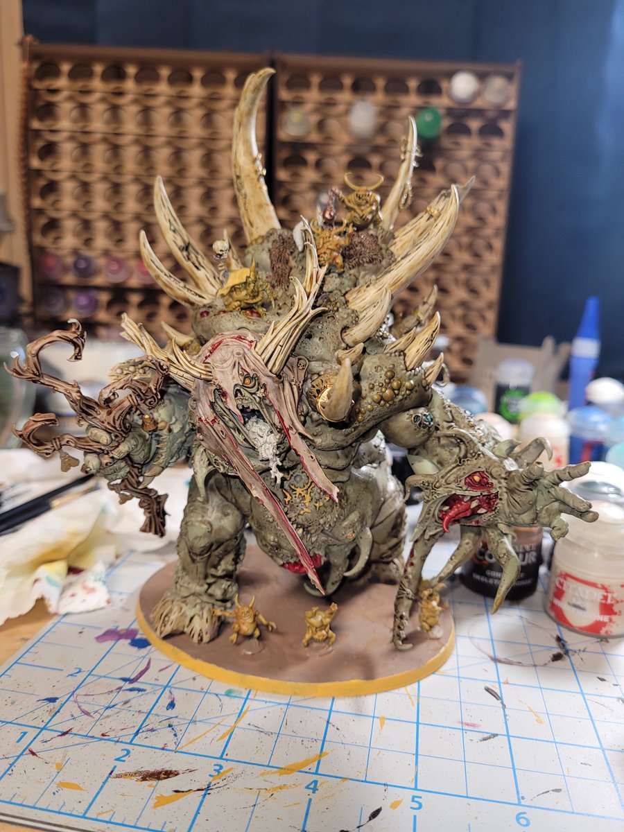 VoiceoverB's tweet image. My other great unclean one was jealous i painted Poo-gath
This is Rotigus
#warhammer #miniaturepainting #40k