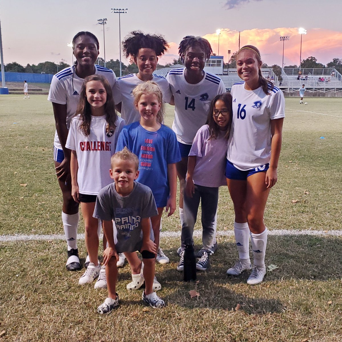 ahat91677's tweet photo. @Blinn_WSOC it was a great day for some soccer! Your Brenham Challenge girls were cheering you on! Way to WIN!! https://t.co/5NZk4Xjjfs