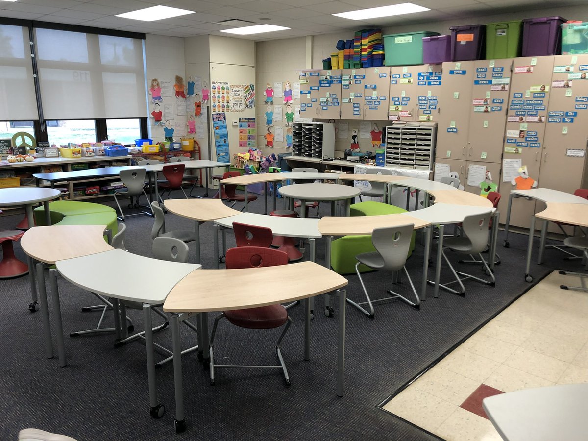 RachelleinMI's tweet photo. Look at Ms. Wilson’s pilot classroom initial set up 3 weeks ago to student designed changes implemented today! Great design thinking @Rodgersrockets ! @vsamerica #movement #agileclassrooms #pbl #studentvoice #designedbystudents #miched #mylsps https://t.co/IDTUCVLov0