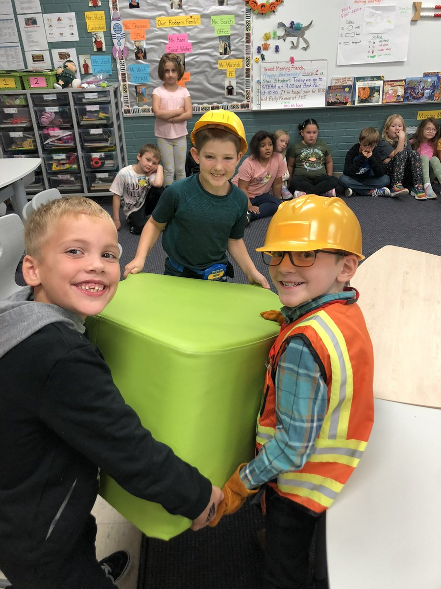 RachelleinMI's tweet photo. Look at Ms. Wilson’s pilot classroom initial set up 3 weeks ago to student designed changes implemented today! Great design thinking @Rodgersrockets ! @vsamerica #movement #agileclassrooms #pbl #studentvoice #designedbystudents #miched #mylsps https://t.co/IDTUCVLov0