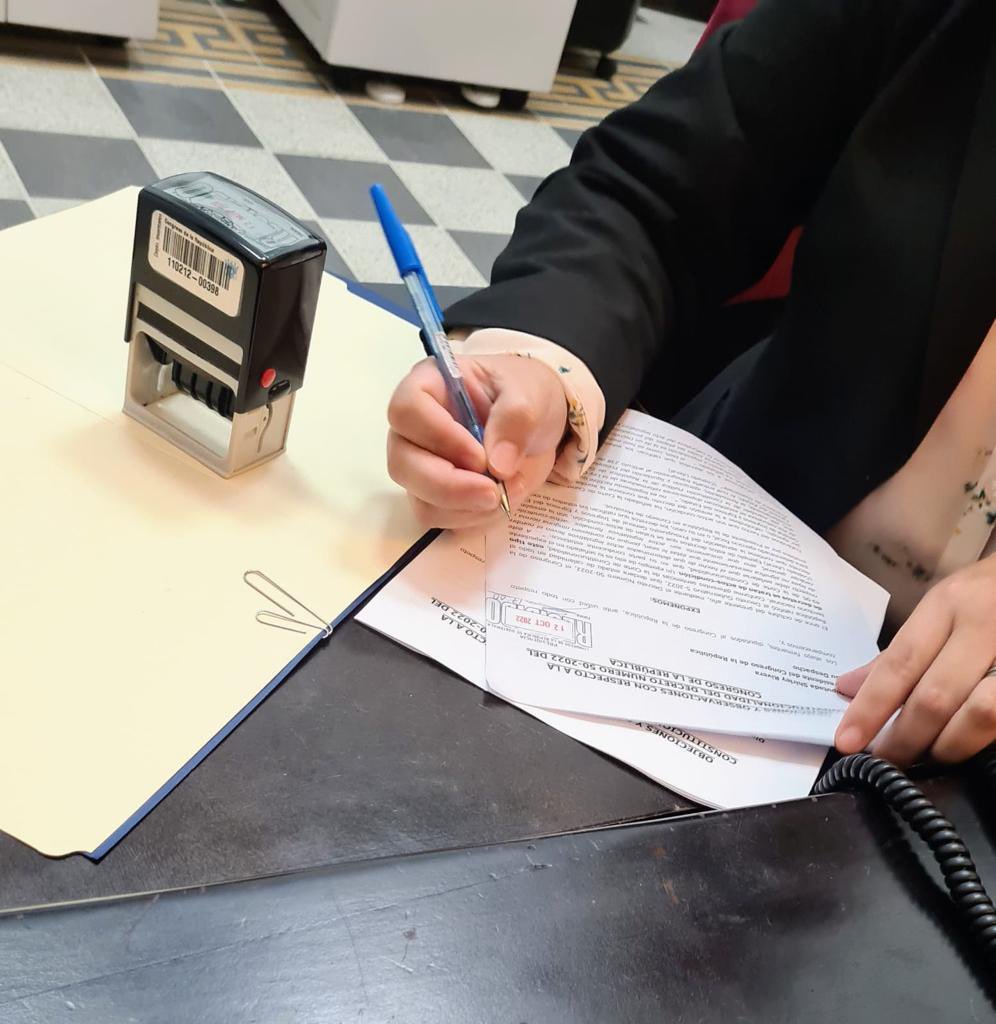 BancadaVALOR's tweet photo. PRETENDEN TRASLADAR Q540 MILLONES  AL ESTADO DE CALAMIDAD

@BancadaVALOR  y  @DUnionistas presentan objeciones y observaciones al decreto 50 20 22 que ratifica el Estado de Calamidad, por contener inconstitucionalidades. https://t.co/OHuNLialM0