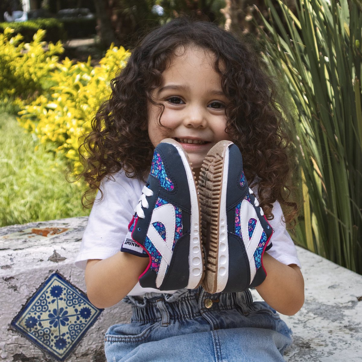 PanamOficial's tweet photo. Sin importar el tamaño o la edad, siempre hay que vivir la actitud Panam. 

Conoce los tenis Jogger Floral Peques en https://t.co/JkF479zwV0 y en tiendas físicas 🛍️

#panam #tenis #tenisinfantil #tenispanam #hechoenmexico https://t.co/MyesyoIE2V