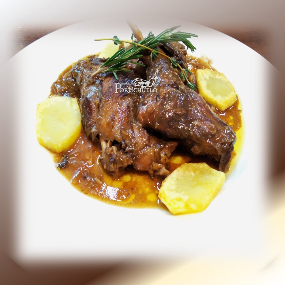 Conejo confitado. Receta exclusiva de Restaurante Portichuelo, el templo de la cocina tradicional de Huelva.
Información y reservas en el ☎️959 24 57 68
#Portichuelo #Huelva #Andalucía #ElTemploDeLaCocinaTradicional #AmpliaCarta #Calidad #Servicio #LaMejorTerraza <a href="/ClubOroMesaAnd/">Club de Oro de la Mesa Andaluza</a>