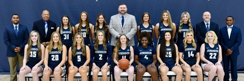 JUTNWBB's tweet photo. 💙🤍💙🤍 #ItsARoyalStateOfMind #LadyRoyals #FamilyOn3 https://t.co/UjA1RK9tEC