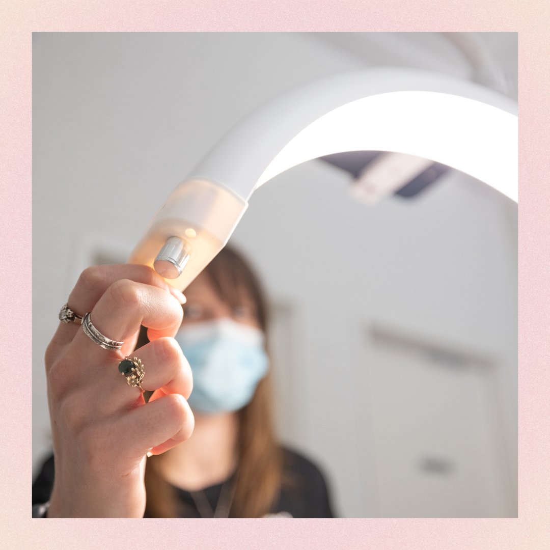 spectrumbrand_'s tweet photo. 📣 TRENDING NOW 📣

Our White 27" Lunarlite has only been on our shelves for a few months but is already proving to be a fan favourite amongst our beauty community! 

SHOP HERE: https://t.co/5ZBHlzZcBV

#Spectrum #beauty #lighting https://t.co/KQ7J0VNSgN