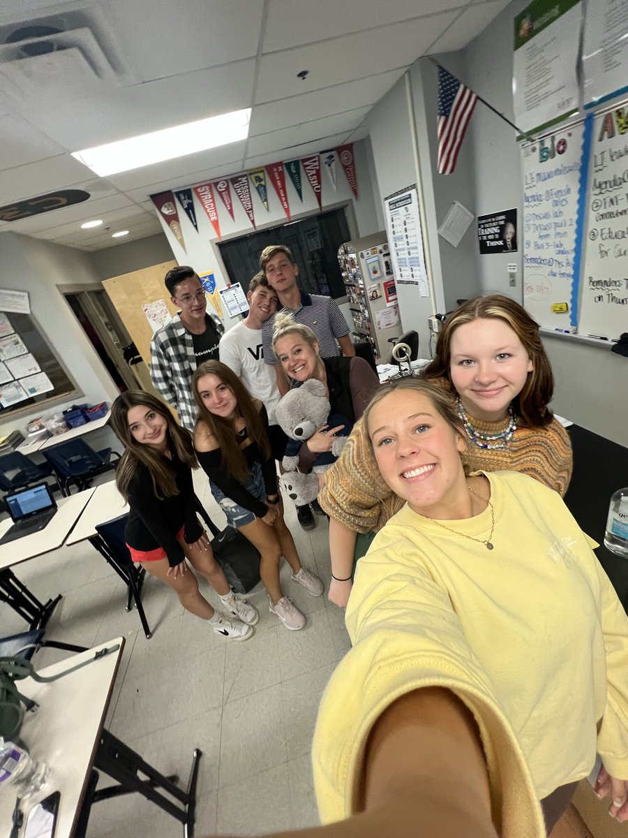 LSWSenate's tweet photo. This week's Titan Teacher of the Week is our very own advisor, Mrs. Jones. In the classroom, she always checks on her students and makes sure they are on the right track. She makes science really fun. In Senate, she works so hard planning events, like Homecoming. We love you!! https://t.co/nU2x593pVx