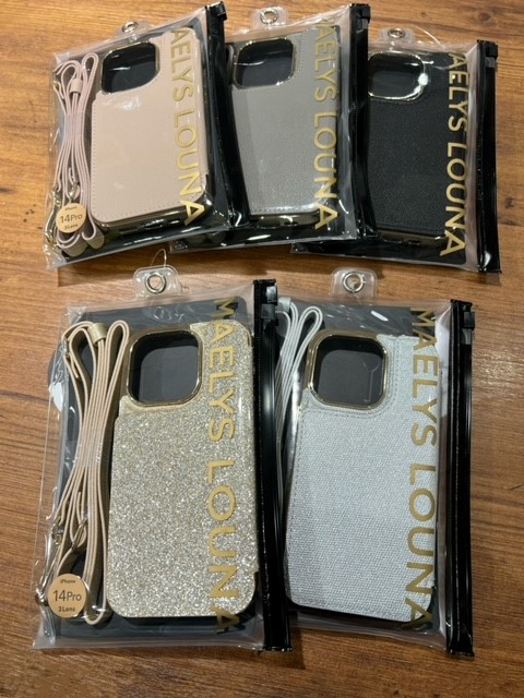 Sl_hakataeki's tweet photo. °˖✧ MAELYS LOUNA ✧˖°

こんなのほしかった😍

✨シーンを選ばないかわいいデザイン
✨簡単着脱ショルダーストラップ
✨🆋カードもOK！２枚収納可！
✨便利なミラー付き

対象機種
#iPhone14/#iPhone14Pro/#iPhone14Plus

#スマラボ #博多駅地下街 #maelyslouna #グリッターケース #くすみカラー https://t.co/5RDPueZPZa