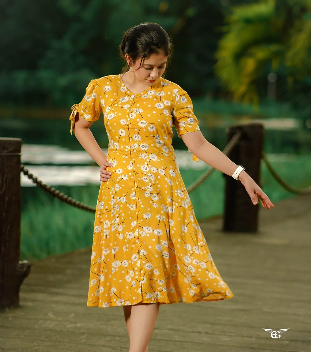 EFS_Apparel's tweet photo. Look pretty and stay comfy with Talia floral dress from EFS Apparel! Get this now for only P2000.00
#EFSApparel #MakingModestyALifestyle #Dress #Modest #Modesty #Kristiana https://t.co/uOogvYCXv0