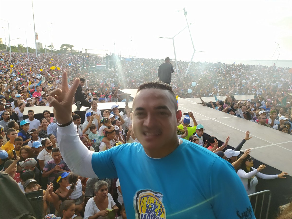 Circuito3SUCRE's tweet photo. Pdte. @NicolasMaduro hoy estuvimos con fe en la exitosa Marcha para Jesús 2022, la más grande de la historia que recorrió las calles de Cumaná con oraciones y bendiciones para todos, proclamando sanidad y la paz de nuestra nación. #IglesiaCuadrangular #GritoResistenciaIndígena https://t.co/ND4re7ceR6