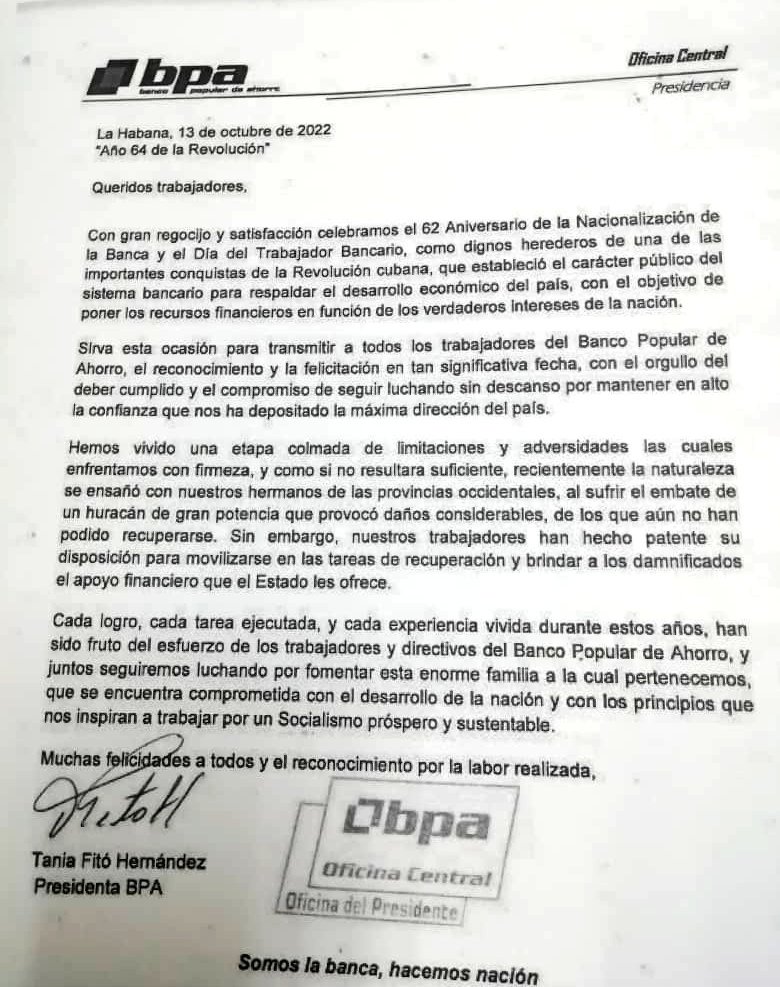 𝑪𝒂𝒓𝒕𝒂 𝒅𝒆 𝒇𝒆𝒍𝒊𝒄𝒊𝒕𝒂𝒄𝒊𝒐́𝒏 𝒅𝒆 𝒍𝒂 𝒄𝒐𝒎𝒑𝒂𝒏̃𝒆𝒓𝒂 𝑻𝒂𝒏𝒊𝒂 𝑭𝒊𝒕𝒐 𝑯𝒆𝒓𝒏𝒂́𝒏𝒅𝒆𝒛, 𝑷𝒓𝒆𝒔𝒊𝒅𝒆𝒏𝒕𝒂 𝒅𝒆𝒍 𝑩𝒂𝒏𝒄𝒐 𝑷𝒐𝒑𝒖𝒍𝒂𝒓 𝒅𝒆 𝑨𝒉𝒐𝒓𝒓𝒐 𝒑𝒐𝒓 𝒆𝒍 13 𝒅𝒆 𝒐𝒄𝒕𝒖𝒃𝒓𝒆, 𝑫𝒊́𝒂 𝒅𝒆𝒍 𝑻𝒓𝒂𝒃𝒂𝒋𝒂𝒅𝒐𝒓 𝑩𝒂𝒏𝒄𝒂𝒓𝒊𝒐.