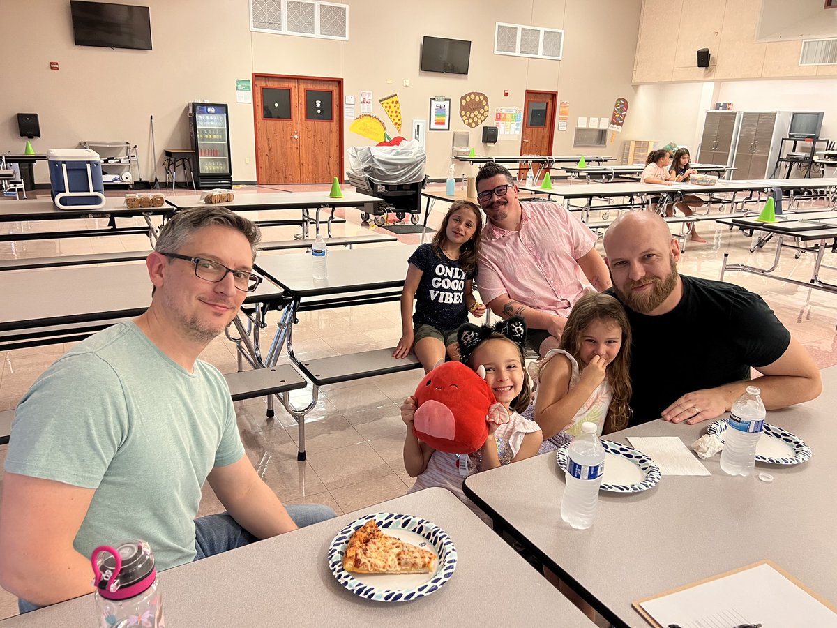 magdalenajistel's tweet image. Excited to kick off our  WatchDOG program  @Cypress_Cheetah! #1LISD #CYPRoadTrip