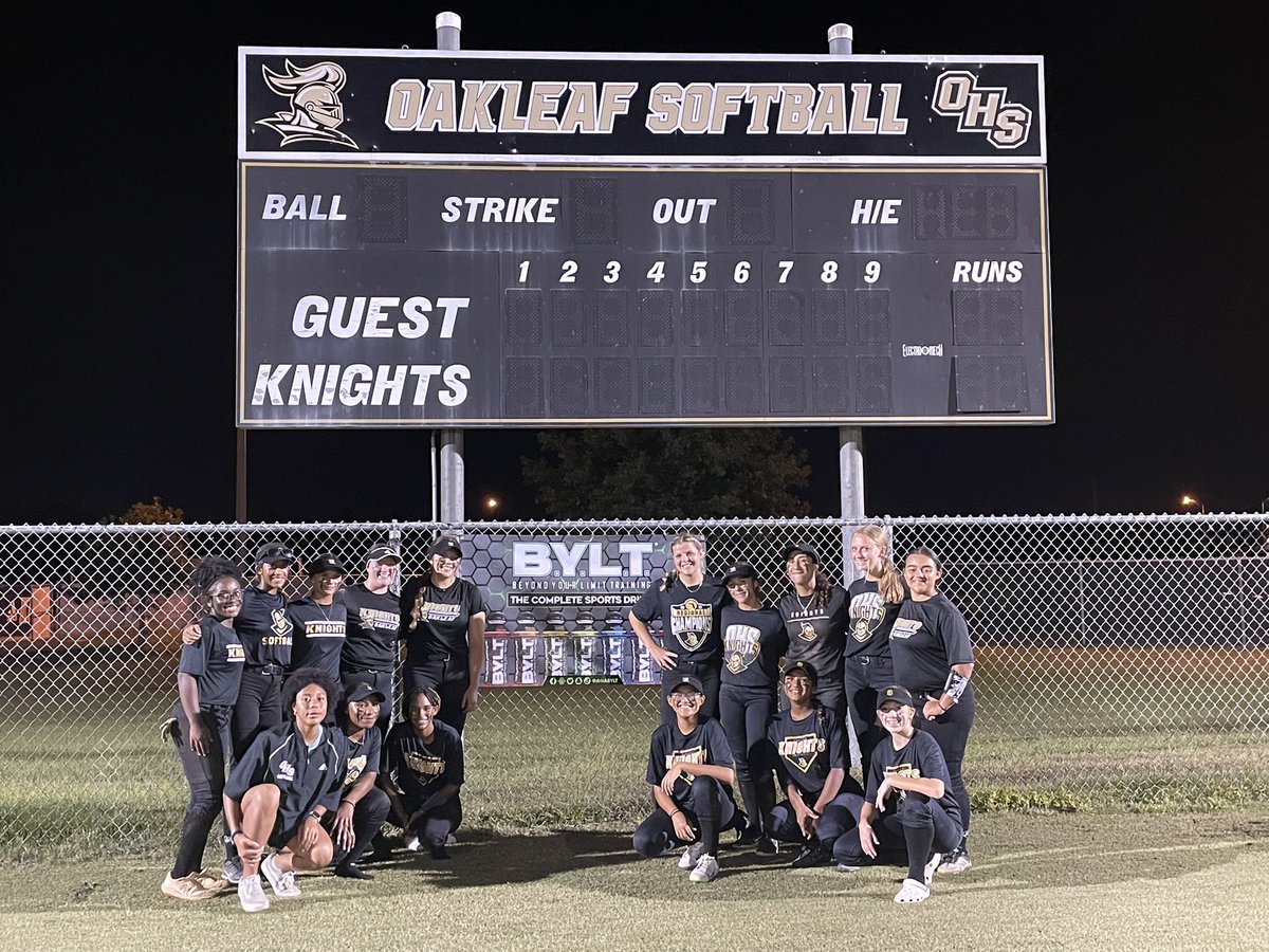 OakleafSoftball's tweet photo. Big thank you to @drinkBYLT for sponsoring us this season!!! #EmbracetheGrind #DrinkBYLT
#BiggerStrongerFaster https://t.co/41jpKL8uXy