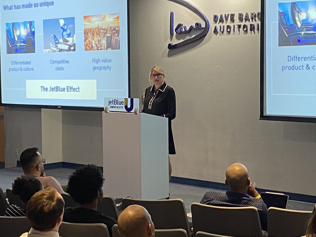 HappilyHarrySp's tweet photo. Welcoming 250+ new Baby Blue Crewmembers at orientation as Leader in Residence this week. It starts here! @HelloJetBlue https://t.co/aNdeGglDPN