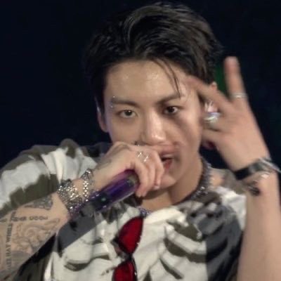 hourly_kook's tweet photo. he’s insanely handsome https://t.co/nt3cqtKN4l