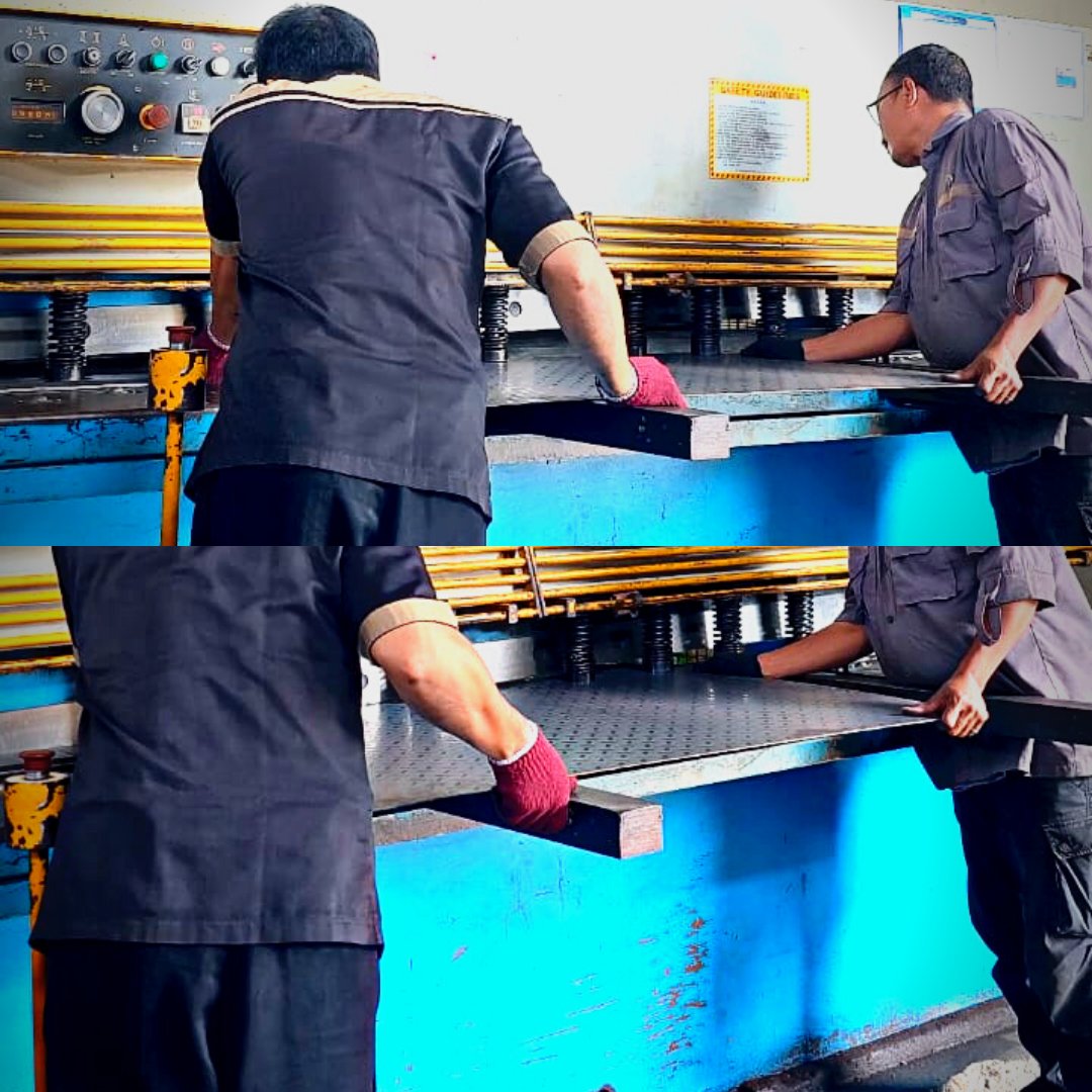 LogamBogor's tweet photo. Proses pelayanan Mesin Potong Hidrolik di Satpel PIL Bogor

Jika #dulurlogam ada yang ingin menggunakan jasa layanan kami, bisa hubungi kontak yang minlog cantumkan ya

CP :
(021) 87942076
Hp. 081210150445

IG: satpel_logambogor
FB: Satpel Logam Bogor
#layanan #disperindag #jabar https://t.co/tuWG7Z9AFQ