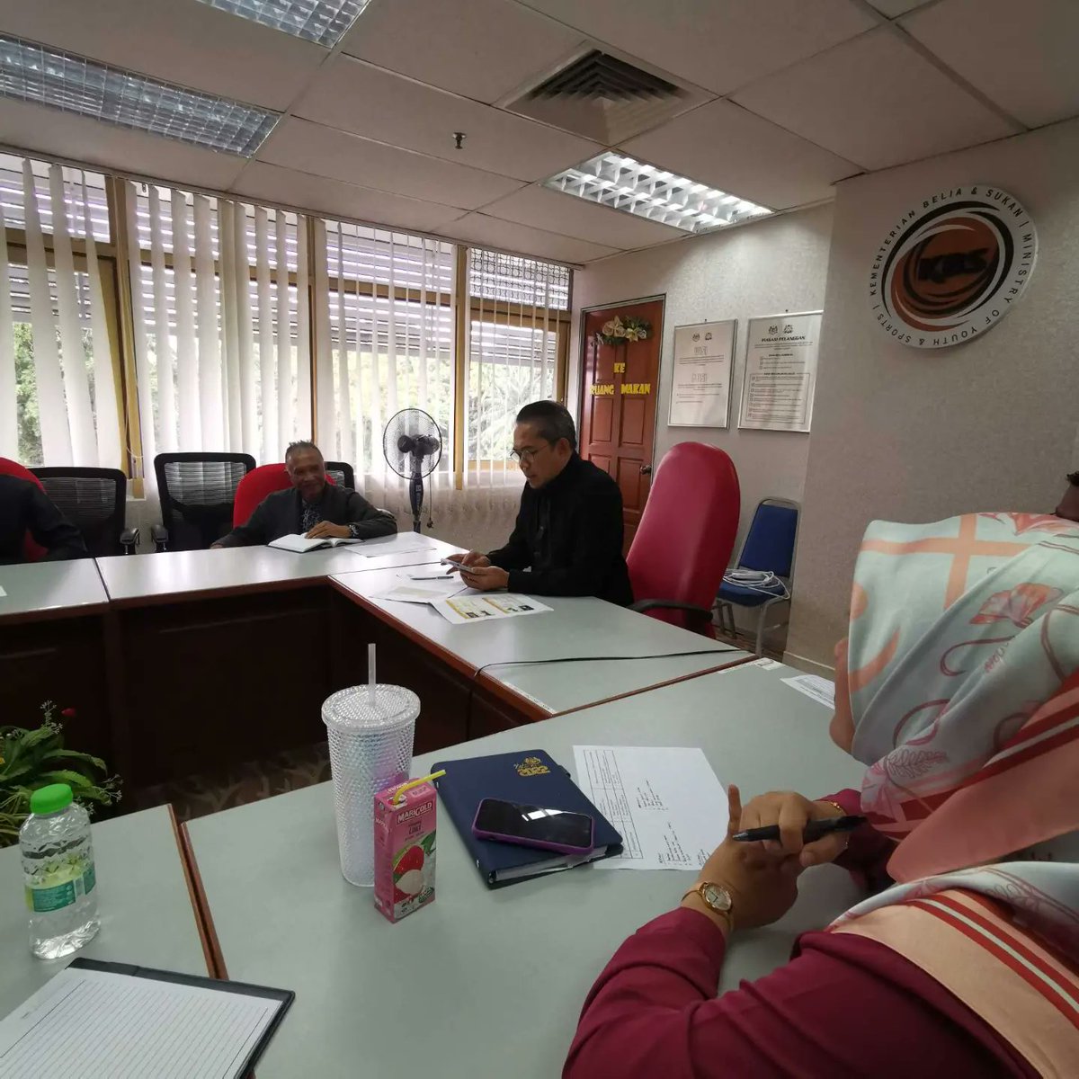 mikenakemane's tweet photo. JOHOR BAHRU, 13 Oktober 2022 - Sedang berlangsung Mesyuarat Jawatankuasa Kerja Hari Belia Negara Peringkat Negeri Johor yang dipengerusikan oleh Encik Mohamad Mazlan bin Hj Anis, Timbalan Pengarah Belia, Jabatan Belia dan Sukan Negeri Johor.

#bangsajohor #IniMasaKita #hbn2022 https://t.co/hclgS1ckt3