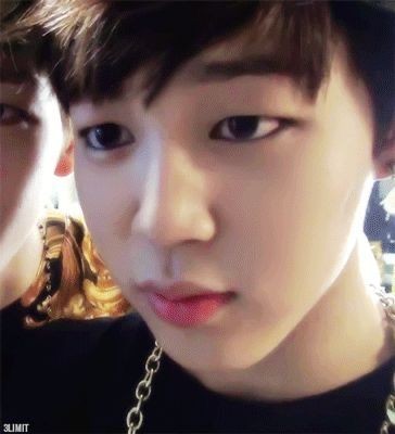 ipurplegguk's tweet photo. ⇢ feliz aniversário ji ♡ não há pessoa mais preciosa nesse mundo igual à vc, obrigada por ser o motivo dos meus sorrisos! eu te amo demais mimi💗
#JIMINDAY #HappyBirthdayJimin https://t.co/bX7qErzChf