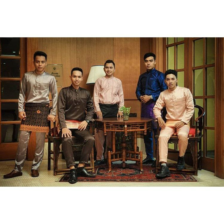 isilemarimu's tweet photo. Ini serba-serbi outfit melayu, ada yang buat anak jugaa. Cutie! Ada juga setelan baju melayu lengkap dengan sarung songketnya

https://t.co/fkw8WiVIcg https://t.co/0fDr48gz81 https://t.co/vo7FyMOhmS https://t.co/XzFtwXa2kL https://t.co/3hgbUXDWMM