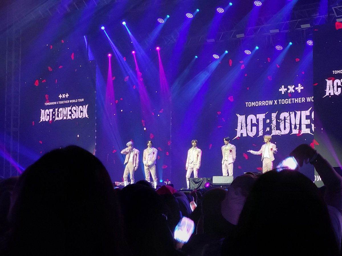 cupillll's tweet photo. finally liat si para visualnya hybe🥰 @TXT_members 
#TXTinJakarta https://t.co/fC2cw4VMAw