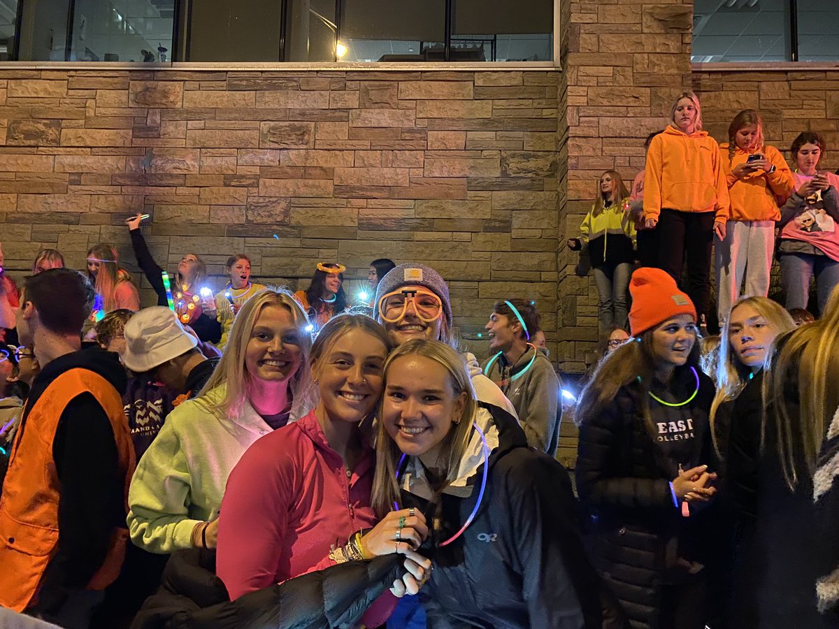 chixsports's tweet photo. Over 175 student athletes and four busses headed to GR for Project Night Lights.  #spreadjoy #keepshining https://t.co/Vr6DzLl1AM