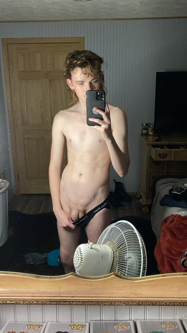 good night 🌙 https://t.co/aS3YH6HFW7<a href="/tag/naked"class="tags"><span>#naked</span></a><a href="/tag/twink"class="tags"><span>#twink</span></a>