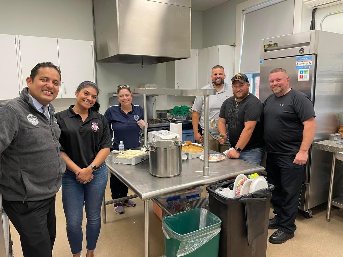 Great time tonight with our Seniors on our Annual Police Hosted and Served dinner!