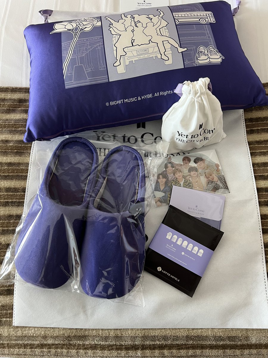 imyourfaann's tweet photo. OPEN SHARING BTS LOTTE HOTEL SPECIAL PACKAGE

RM, Jhope 450.000
Jin, Suga 500.000
Jimin 600.000
V, JK 675.000
Slippers 250.000
Bantal 350.000
Amenities + pouch 150.000

#specialpackagebts #lottehotelbusan #busancity #BTS_2030BusanWorldExpo https://t.co/VjyjmUyX4z